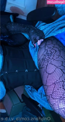 a_v.i.b.e [ a-v-i-b-e ] - Drop to your knees and please me baby