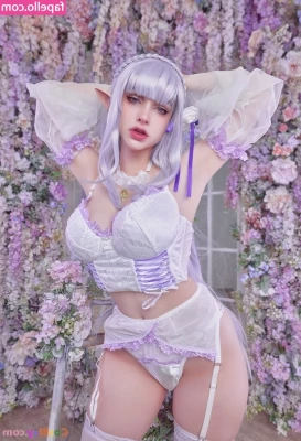 Hologana - Kat booty for your viewing pleasure