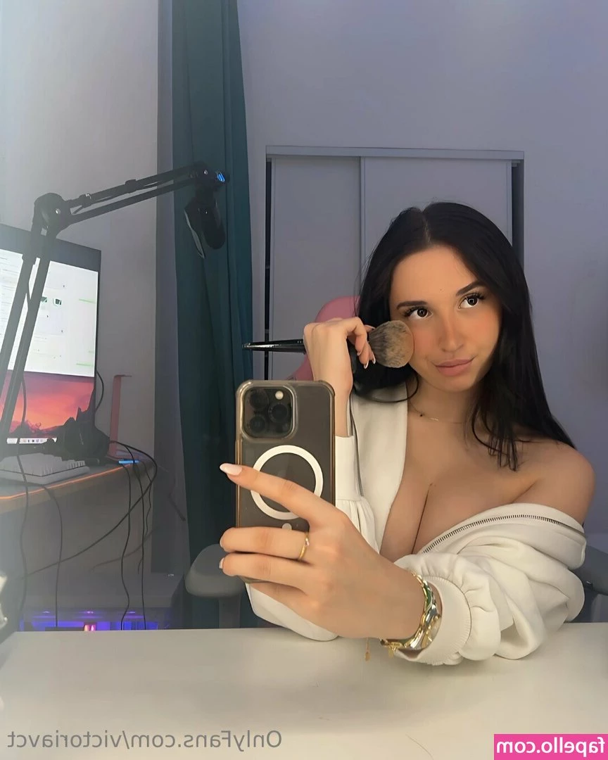 victoriavct - Bom dia gostoso 🥵  Ppk cheia de melzinho pra você, quer ? 🔥