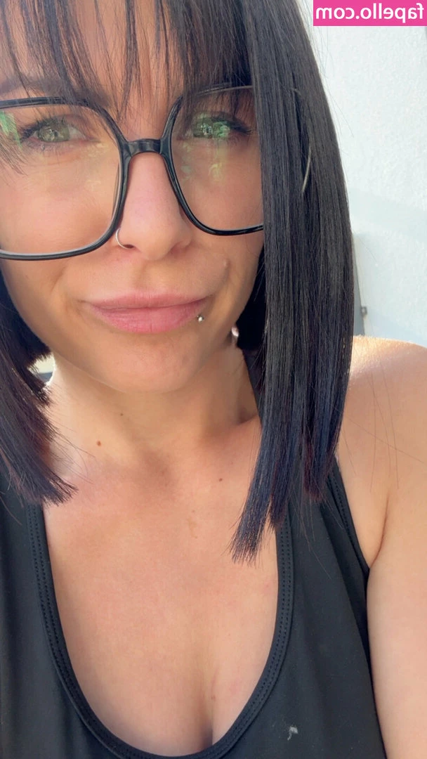 emmafischerr - Te la chupo no quieres hacer tarea mejor coger🍆🔥@strawberrypapi