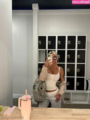 uncensoredjaz - Love a nice shower☺️