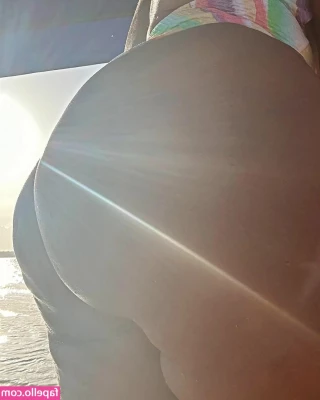 Gaby Amarantos [ gaby-amarantos ] - Eat Me Part 3  Cumming out shortly