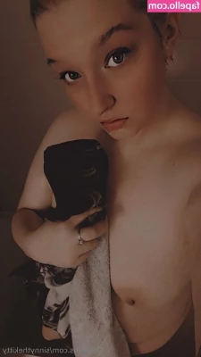 sinnythekitty - Thinking of trying my first POV bed shoot this weekend  Any interest 