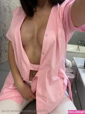 valentina.study [ valentina-study ] - Don t you just love a slut with a deep throat   I know he sure did   