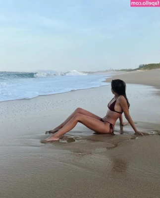 Emelia Hartford [ emelia-hartford ] - New toy donated from paloqueth  View my live now to see it used  Tips