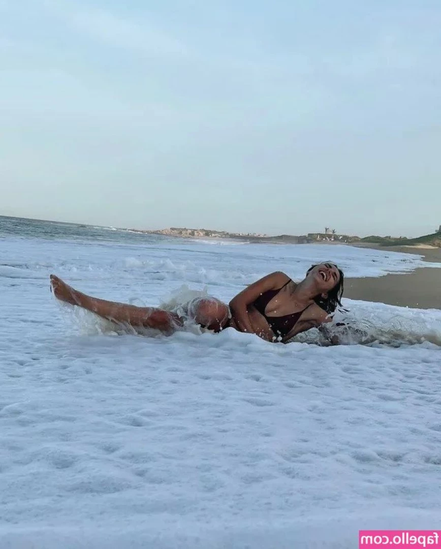 Emelia Hartford [ emelia-hartford ] - “Feeling unknown And you're all alone Flesh and bone By the