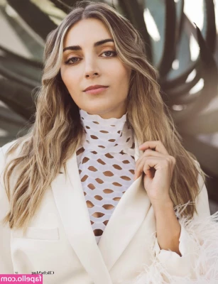 Emelia Hartford [ emelia-hartford ] - Do I make u play with yourself