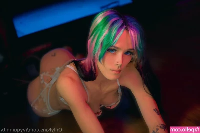 ivyquinn.tv [ ivyquinn-tv ] - Was Santa good to you this year baby? I know I would be. 😇😇