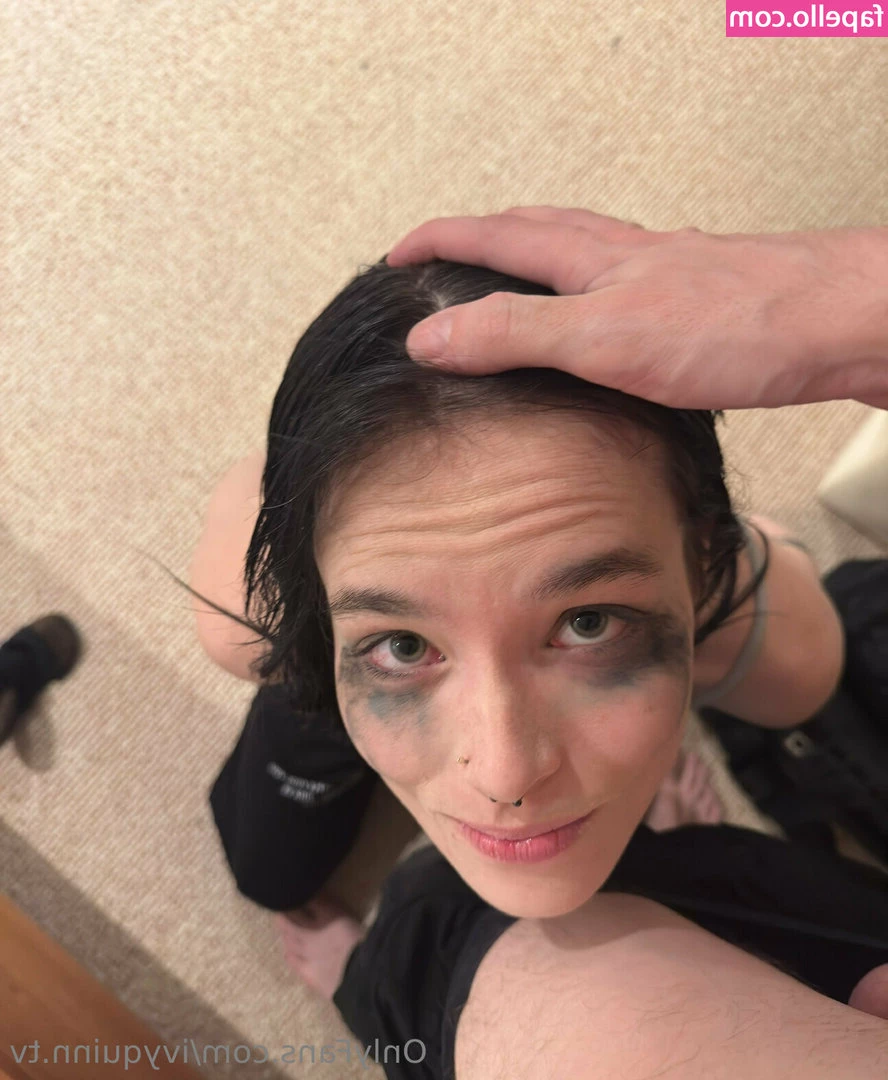 ivyquinn.tv [ ivyquinn-tv ] - I'm like the new version of the little mermaid 😜. The difference