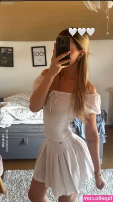 Isabelle [ isabelle-3 ] - I love this shirt  fits jus right