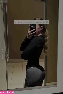 Isabelle [ isabelle-3 ] - Mmmm...the hitachi makes my pussy purr 😻 send me a private note