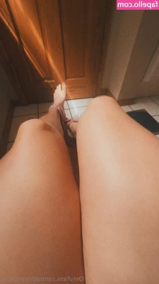 ashleyrose.of [ ashleyrose-of ] - 💦 Damn he knows how to get my pussy wet ... & make me moan