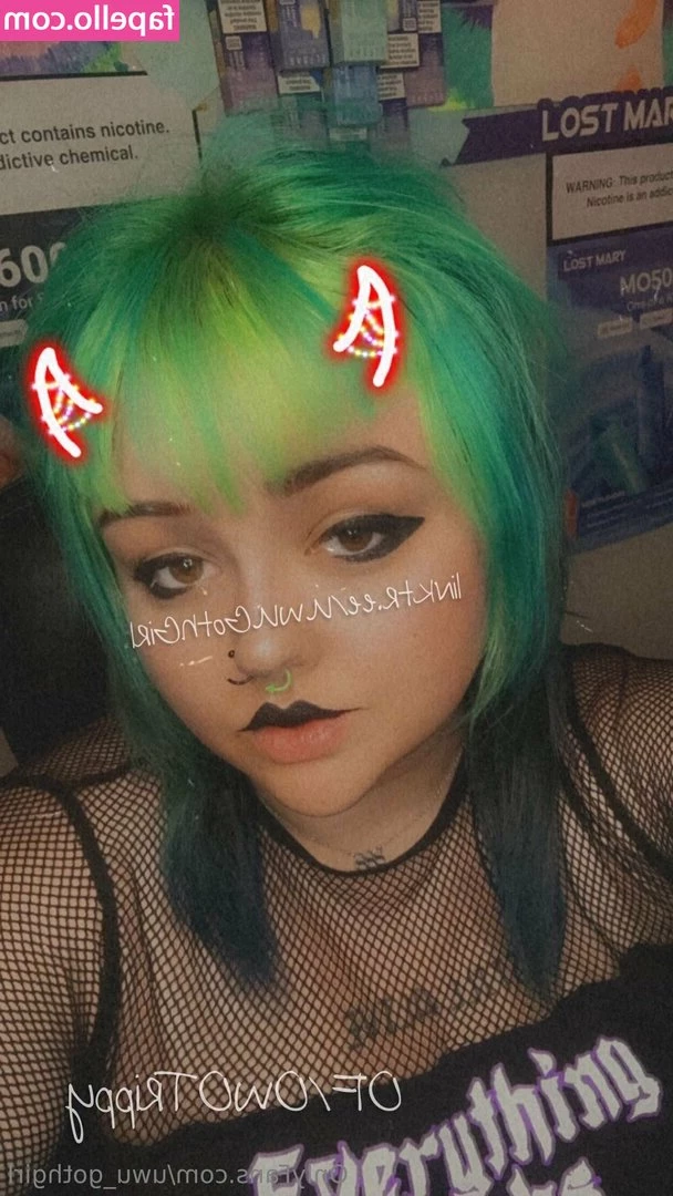 uwu_gothgirl [ uwu-gothgirl ] - Do you like my new set-up
