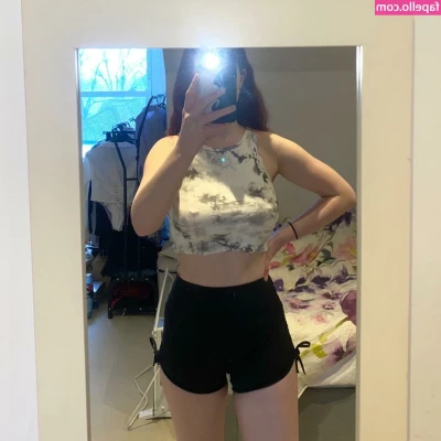 Chloe - Craving a mouth super bad tonight