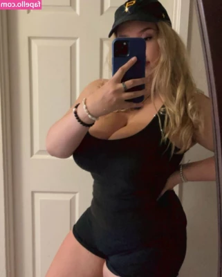 Chloe - Do you like me walking into the pool instead 😈