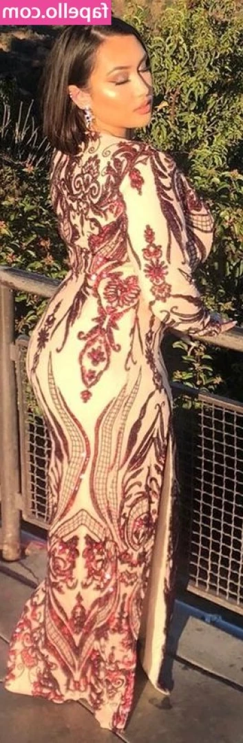 Chloe - Stretching and spreading my toes