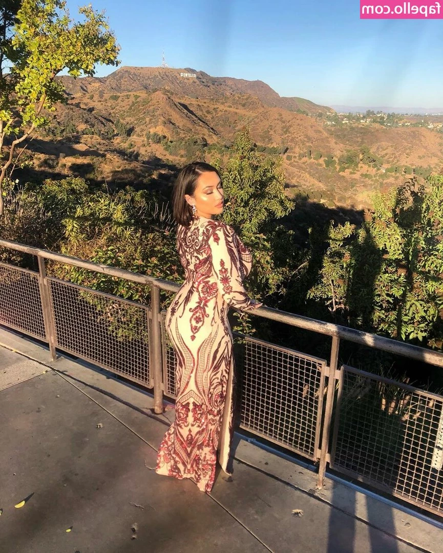 Chloe - Happy Fetish Friday!! Let's get freaky in our DMs.