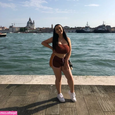 Chloe - Te gustan mis senos bb