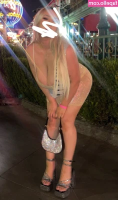 Chloe - Some more late night photos for you darlings, I apologize for my