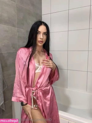 victoria_luv_vip [ victoria-luv-vip ] - Blurred lines indeed
