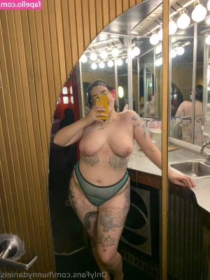 hunnydaniels - After legday im horny 💦💣