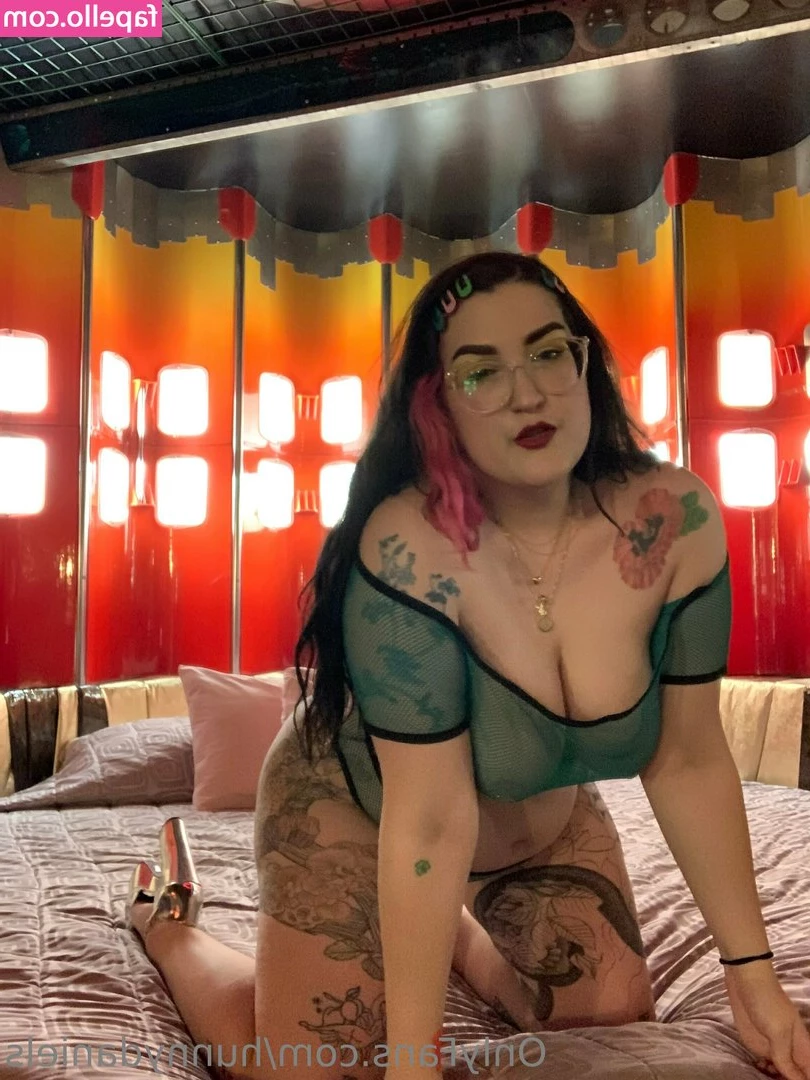 hunnydaniels - feeling beautiful in blue