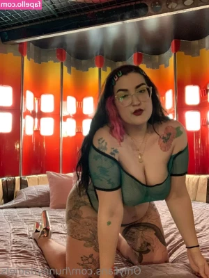 hunnydaniels - feeling beautiful in blue
