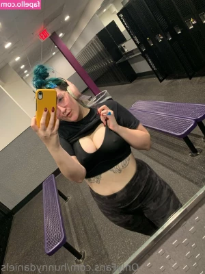 hunnydaniels - Ugh hate getting out of bed in the morning