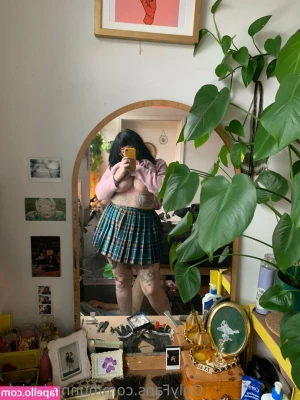hunnydaniels - Everyone renev on a gift