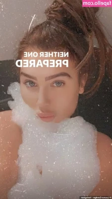 Lauren Goodger [ lauren-goodger ] - A little video of the snow falling