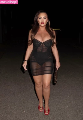 Lauren Goodger [ lauren-goodger ] - Tokyo selfies