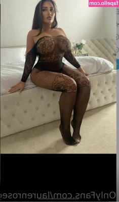 Lauren Goodger [ lauren-goodger ] - weekend baby