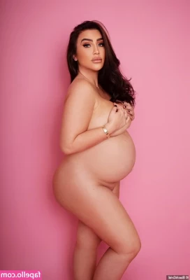 Lauren Goodger [ lauren-goodger ] - fuck it... spreading 🍑 cheeks on the wall 😈