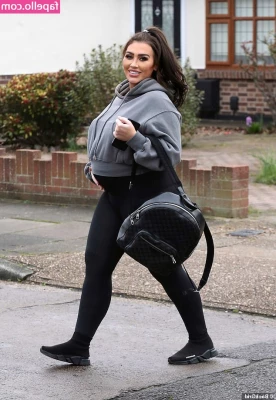 Lauren Goodger [ lauren-goodger ] - Merry Christmas everyone  I hope you and your families have a great