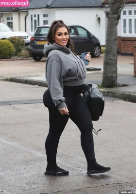 Lauren Goodger [ lauren-goodger ] - I need a mirror in the ceiling