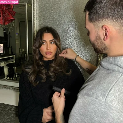 Lauren Goodger [ lauren-goodger ] - I love covering my perfect tits in oil for you 😘