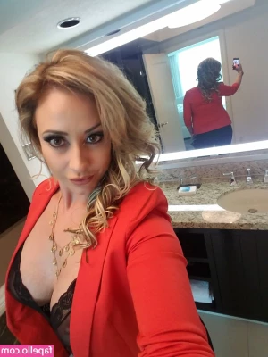 Eva Notty [ eva-notty ] - While I wait for my phone to charge I m going to be adding some sexy