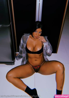 brownfitbabyfree - Me being silly trying to wipe all of the water and oil off my body by