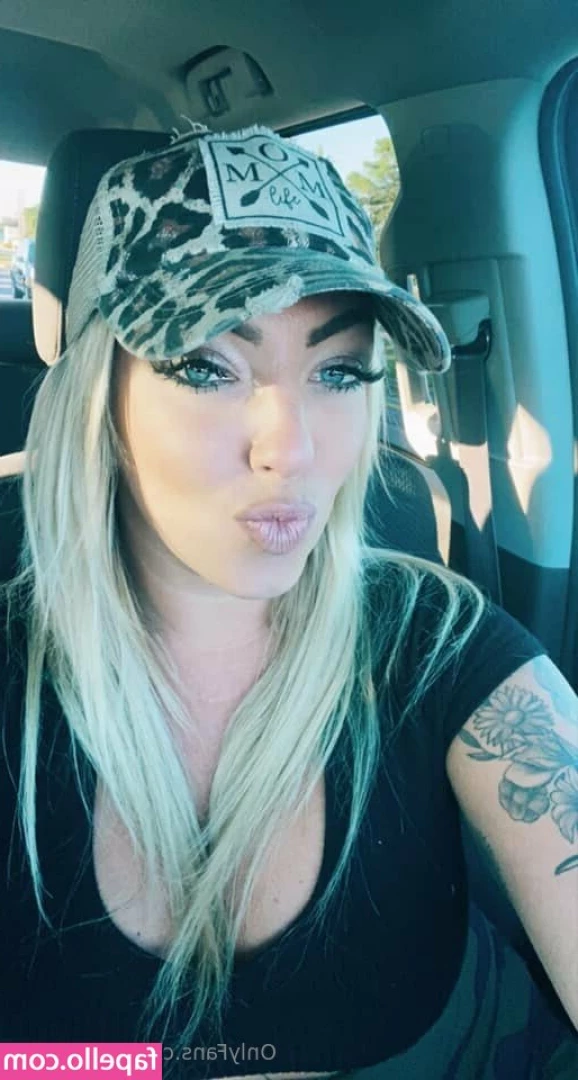 Kristilee87 - Vem cá ficar embaixo dos meus pés. 😈🔥