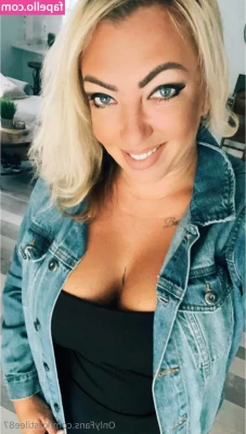 Kristilee87 - Goeiemorgen lieverdjes  start de dag naakt