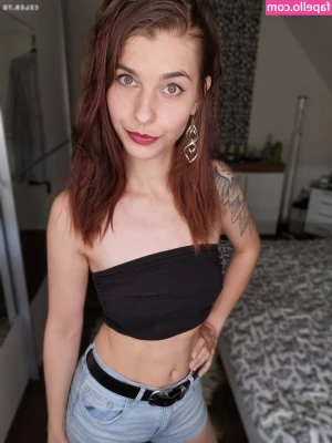 Dexia - I bare my body but it s still in clothes   Oops   Maybe you can help