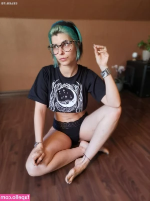Dexia - Happy new year 😈😈 Hera is celebrating with a tit job, I love
