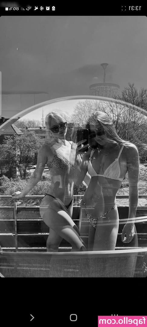 charlottesylt - Showing off my hole for you