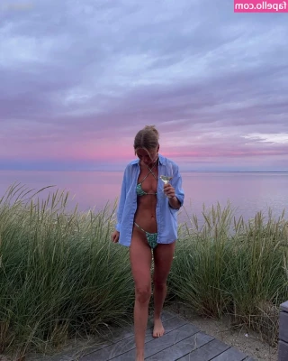 charlottesylt - onlyfranx0 I love wearing a skirtttt