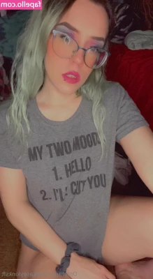 kaseykinksft - Just injected my lips again💋💉 Who wants video of my swollen