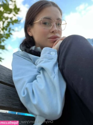 your_milamoore [ your-milamoore ] - Hello  I m  nastia_berry I m a cute student - an excellent student 
