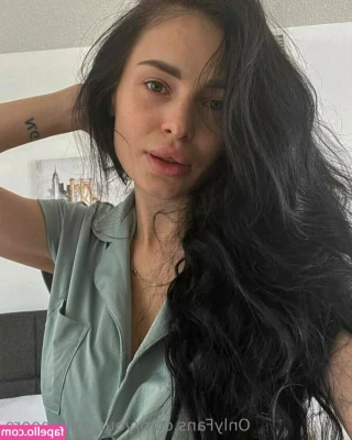 your_milamoore [ your-milamoore ] - Solo Jack off