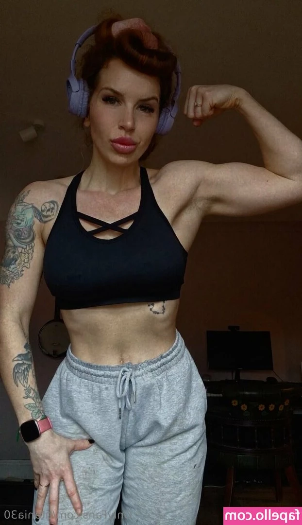 titania30 - Hop in  I wanna feel your tiny body pleasuring my pussy