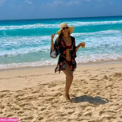 Alee Guzman [ alee-guzman ] - Some tease and topless fun! 🥰