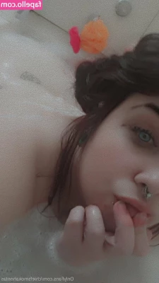 ganja.momma [ ganja-momma ] - Onlyfans: but wholesome videos to make people with daddy and mommy